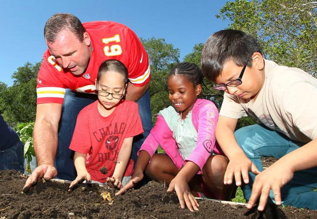 Cheers to Volunteers! – Chiefs Ambassadors