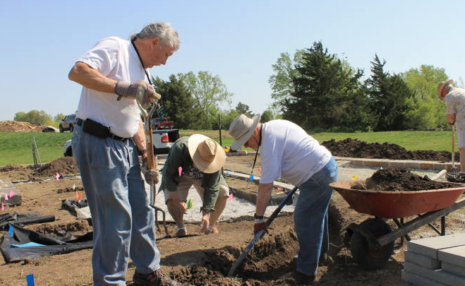 Cheers to Volunteers! – Overland Park Arboretum & Botanical Gardens